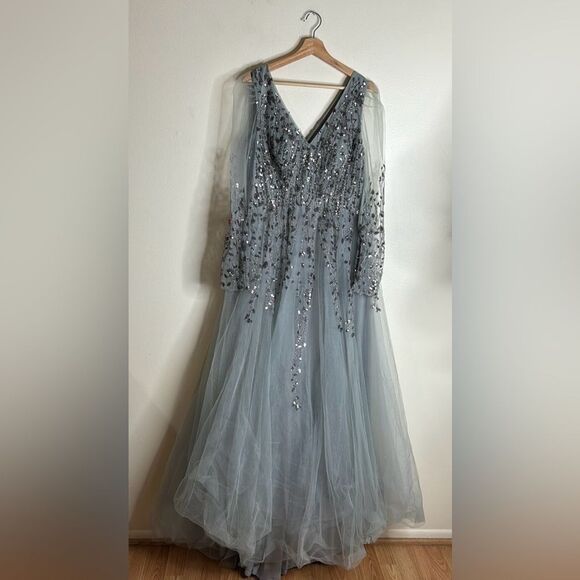 Mac Duggal EMBELLISHED V NECK LONG SLEEVE A LINE GOWN in platinum blue size 12 - Picture 3 of 16